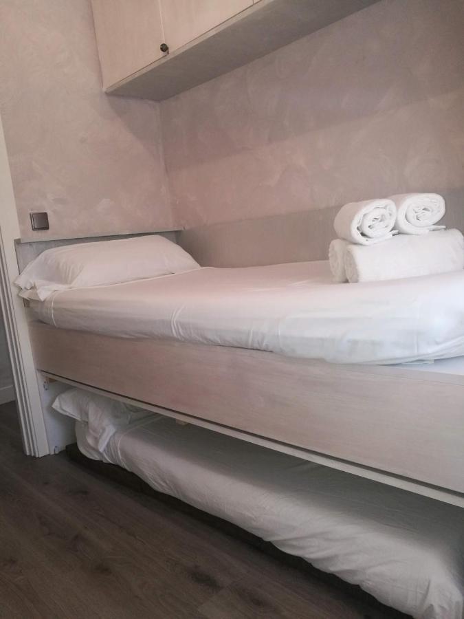Sitges Oasis Daire Oda fotoğraf
